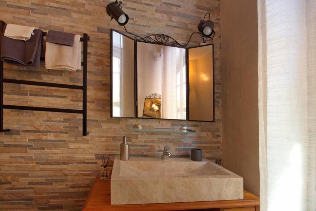 אקס-אן-פרובאנס Les Secrets D'Alcove, Nuits Romantiques Avec Spa מראה חיצוני תמונה